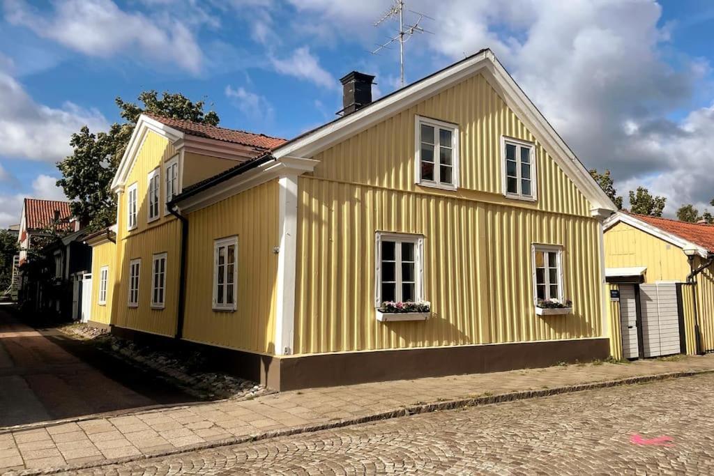 Central Laegenhet I 1700-Talshus Vastervik Luaran gambar