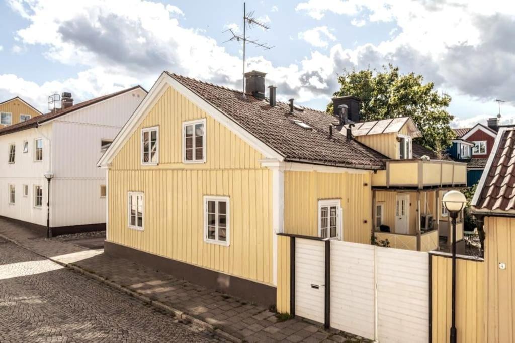 Central Laegenhet I 1700-Talshus Vastervik Luaran gambar